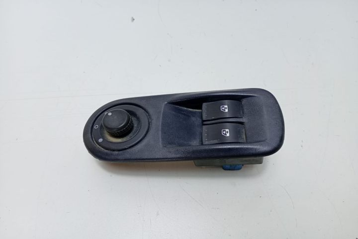 Butoane  Comanda Geamuri 8200011867 Opel Vivaro A seria