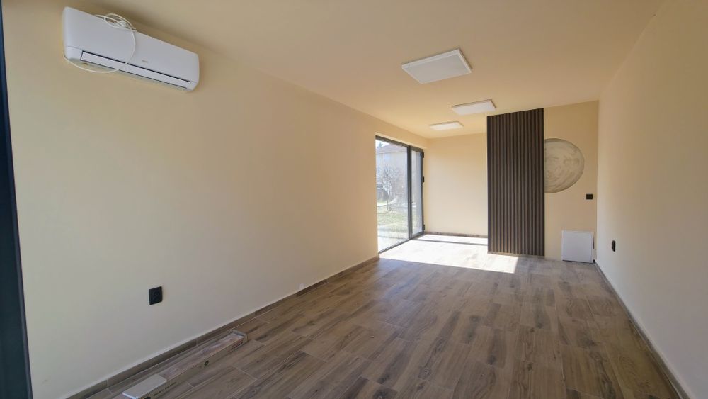 Дава се под наем Офис в Перник, Изток - 30 кв.м за 448.8 € - Снимка #2