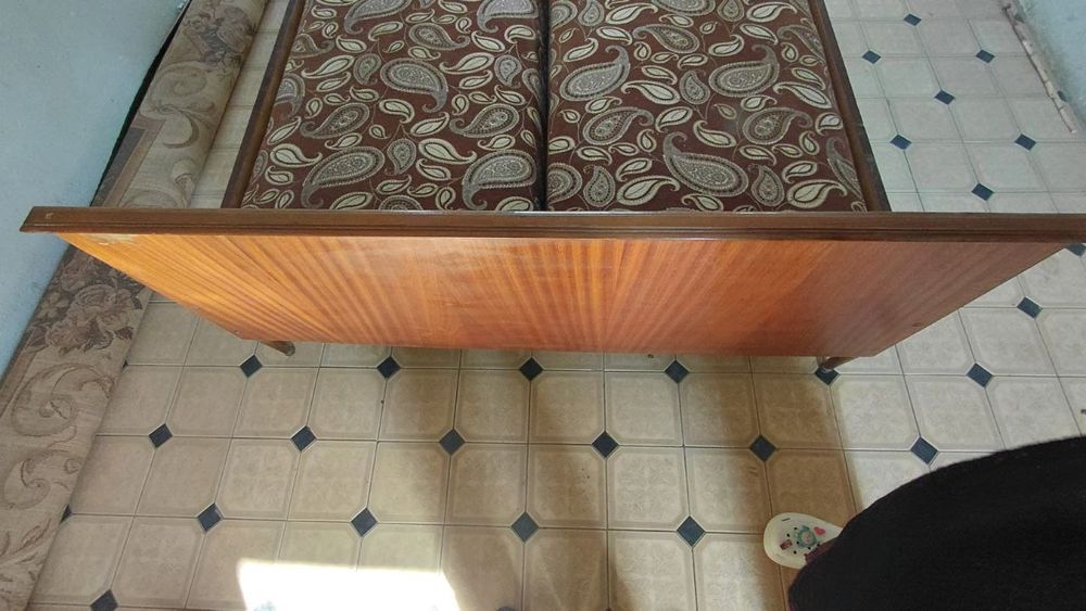 Спальный сотилади б/у холати яхши