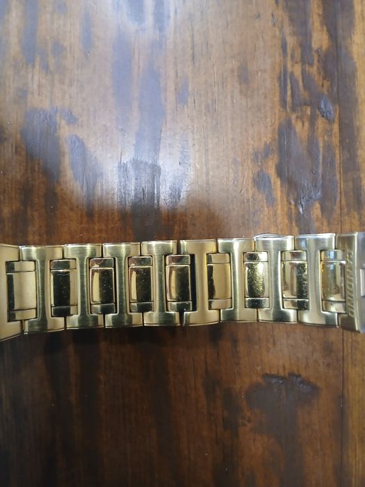 Мъжки позлатен часовник