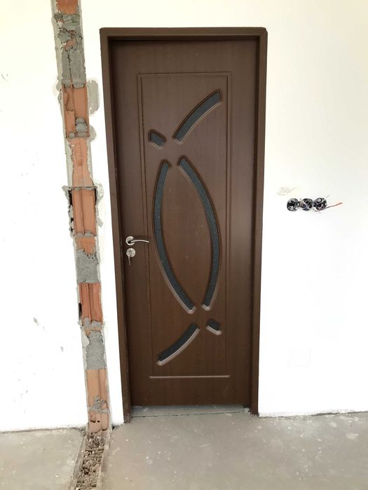 Usi de interior marime 71.5 cm x 191.5 cm