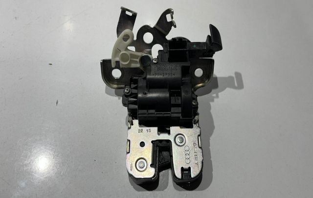 Broasca incuietoare haion 8r0827505 Audi A3 8V [2012 - 2016]