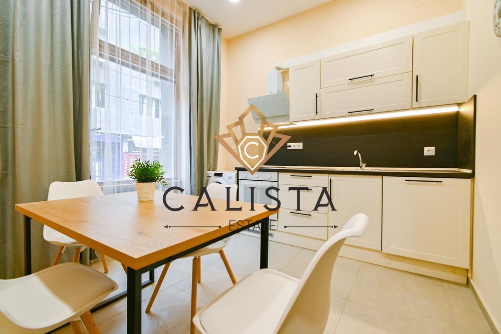 Дава се под наем Тристаен апартамент в София, Център - 110 кв.м за 1245.42 € - Снимка #3