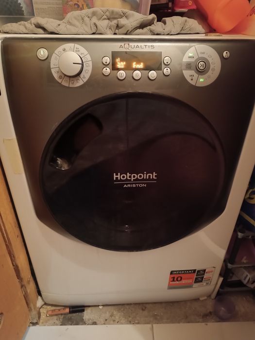 Пералня със сушилня