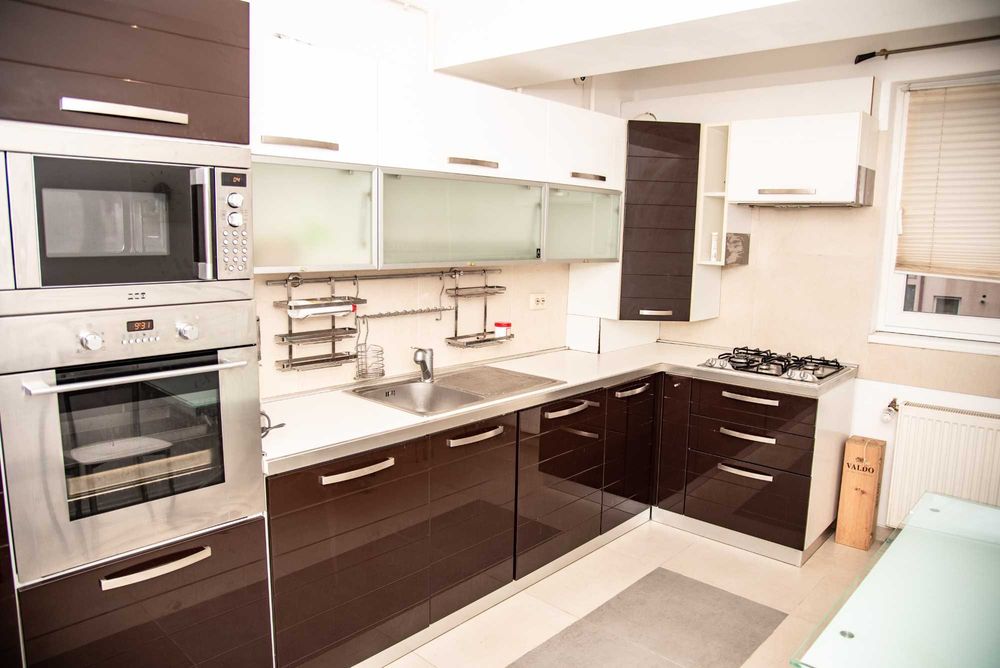 Proprietar inchiriez apartament cu 3 camere