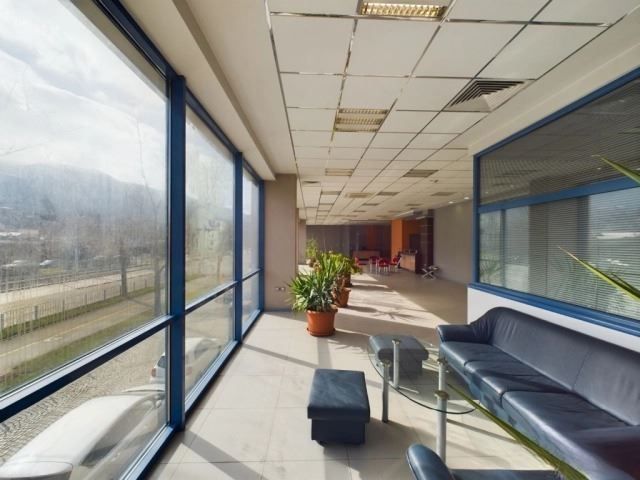 324 кв.м офис/шоурум на Цар Борис III – 3 паркоместа, високи тавани,