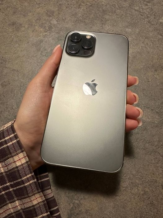 iPhone 12 Pro Max 12