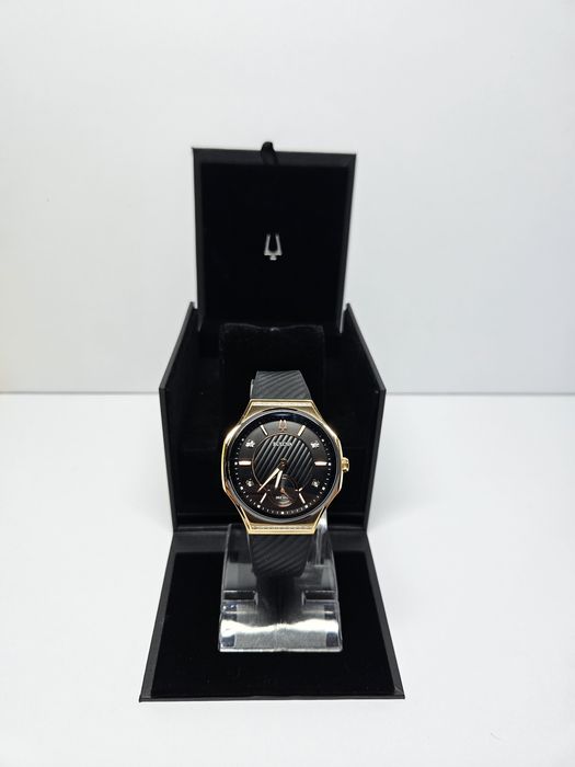 Bulova CURV Diamond 98R239.