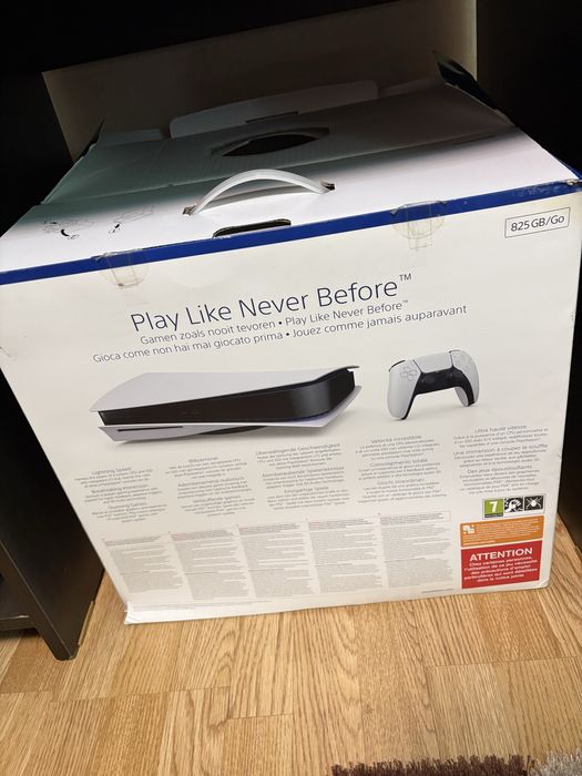 PlayStation 5 , 825GB/Go ,stare impecabila !! Cu doua manete !