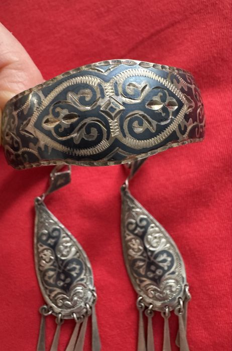 Продам серьги серебряные