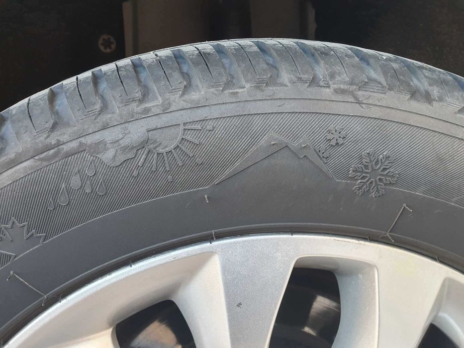 FORD KUGA 2010 год