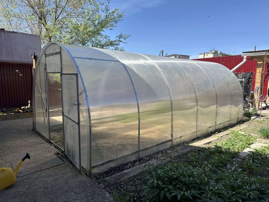 Теплица дачная поликарбонат