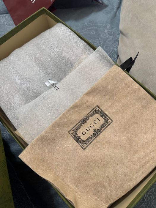 Продам кроссовки Gucci