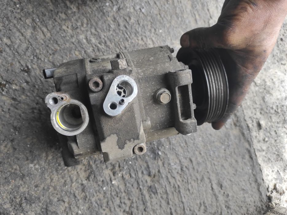 Дросел дроселова клапа за голф 5 Туран Сеат Шкода 1.9 105 кс