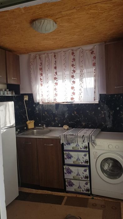 Продавам Къща Лъвино