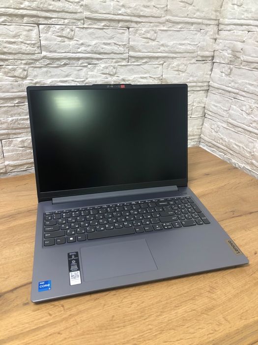 Lenovo IdeaPad i5-13