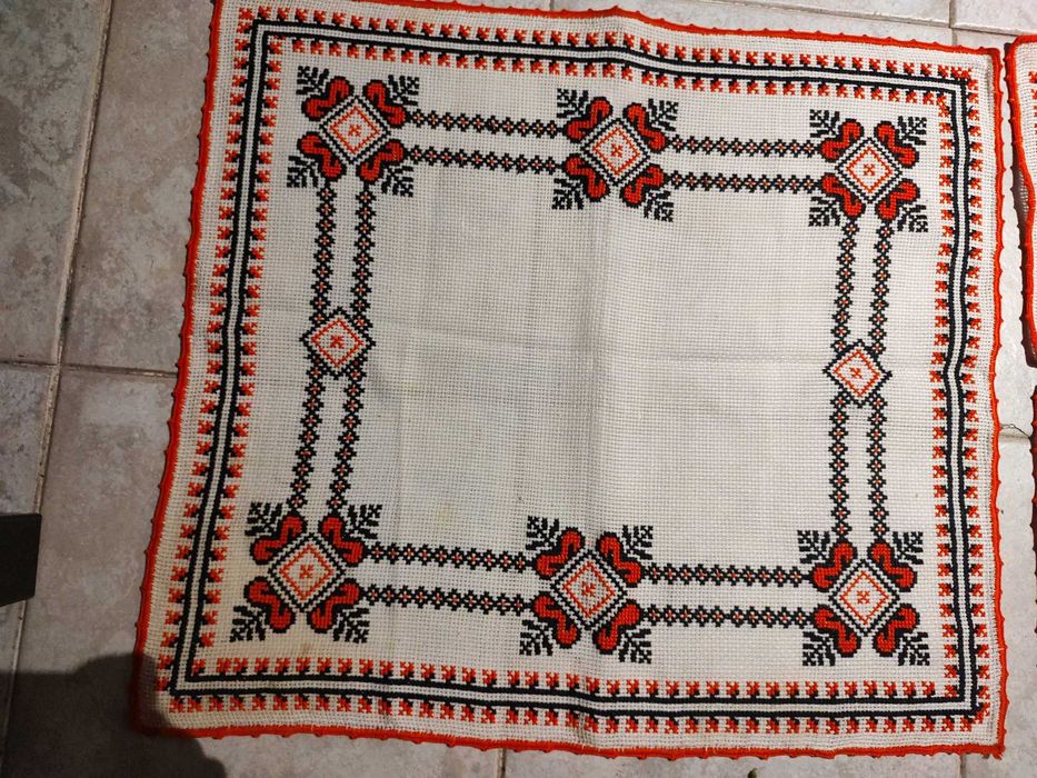 Set  5 mileuri etamina, cusute de mana