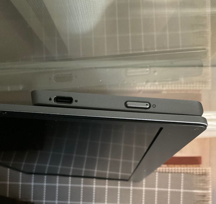 Портативный монитор Dell P1424H