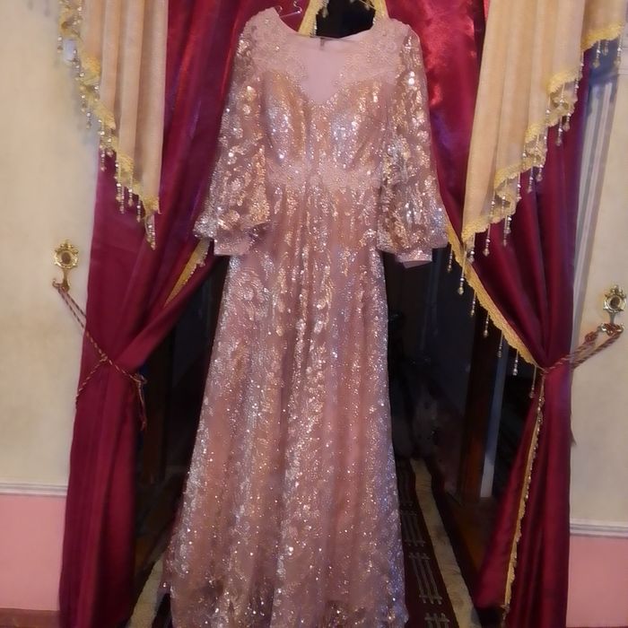 Vecherni kuylak sotiladi arendaga ham beriladi xolati idyal