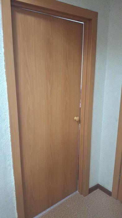 Продам двер между комнаты