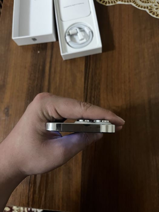 Iphone 14 pro sotiladi. Xolati ideal. Yomkost 84%. 590$