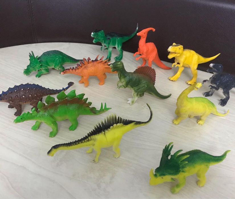 Динозавры игрушки