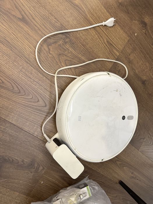 Робот пылесос рабочий