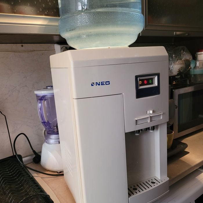 Диспенсър за вода.