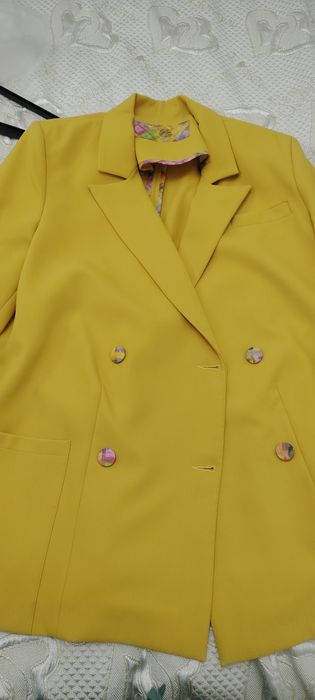 Продаёться стильный шикарный пиджак