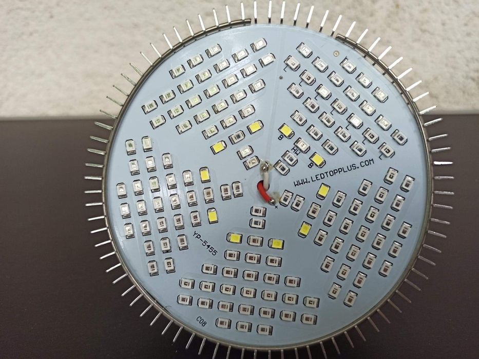 Lampa bec 150 led cresterea plantelor  spectru alimentatie copil hrana