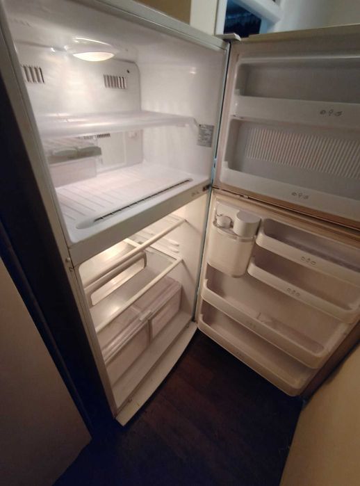 Vand frigider LG mare