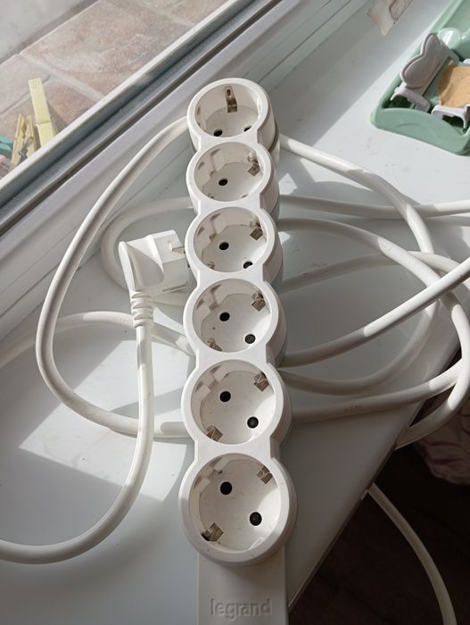 Разклонители, два броя, добро запазено състояние