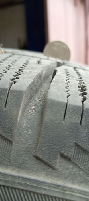 Продам шины 235/60 R18