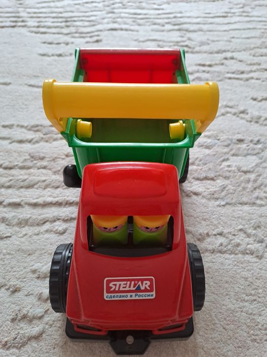 Машинка игрушка Россия