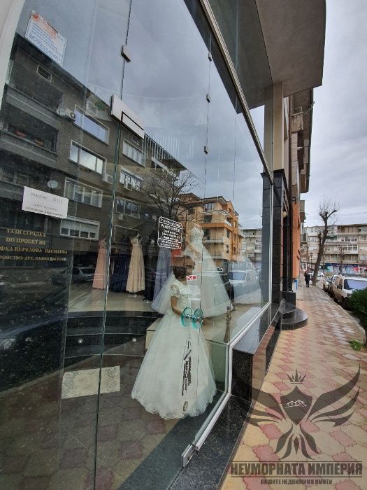 Дава се под наем Магазин в Асеновград - 266 кв.м за 514 € - Снимка #3