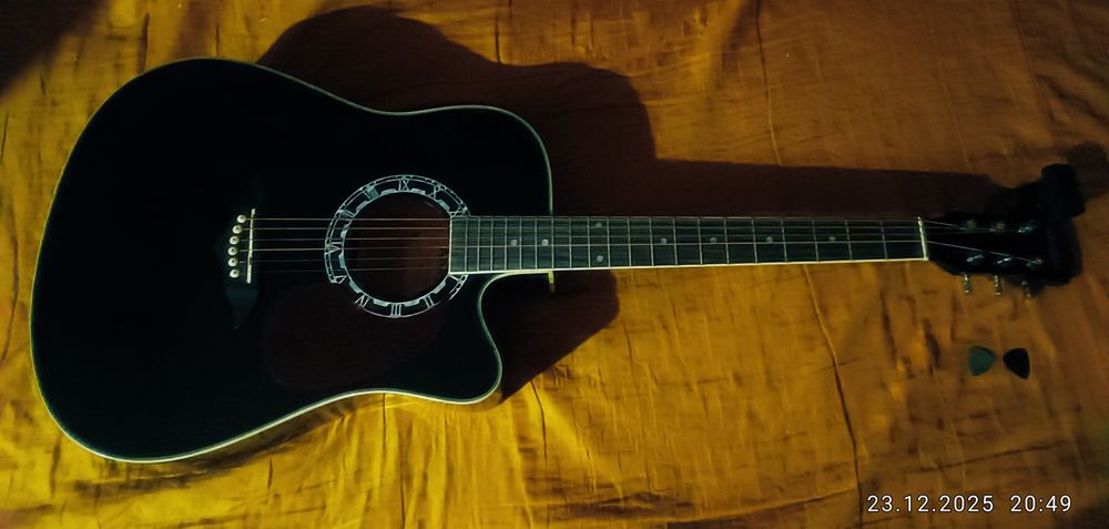 Продам гитару 41 д почти новая
