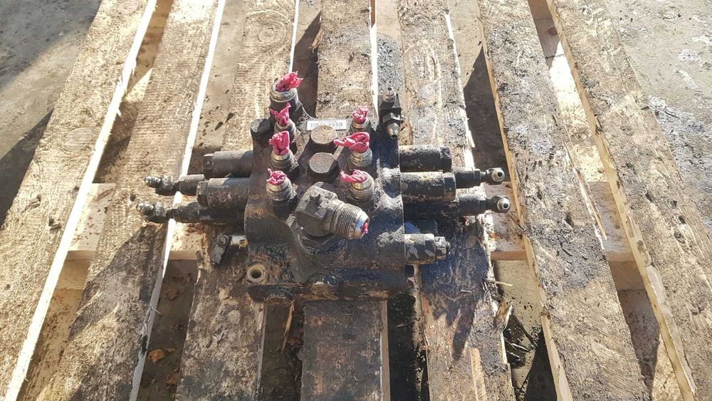 Distribuitor Hidraulic miniexcavator Komatsu PC75 , HAA37456