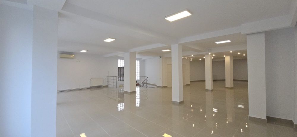 Spațiu comercial de închiriat  suprafață de 300 mp, zona inel 2