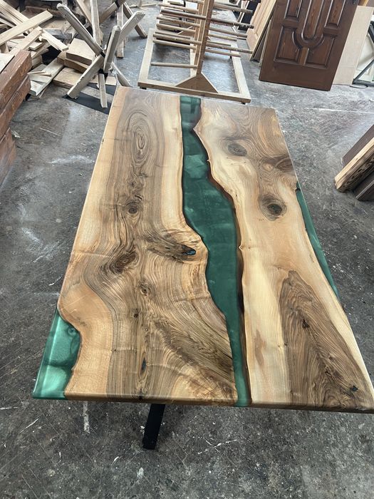 Плотове за трапезна маса от дърво и епоксидна смола