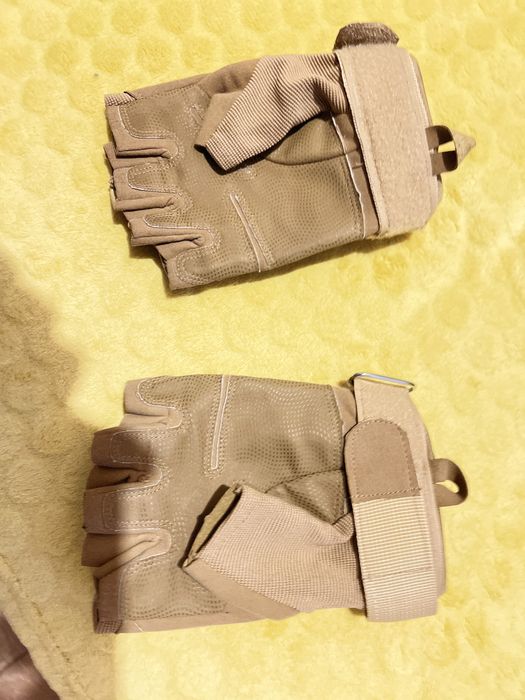 Manusi tactice din piele