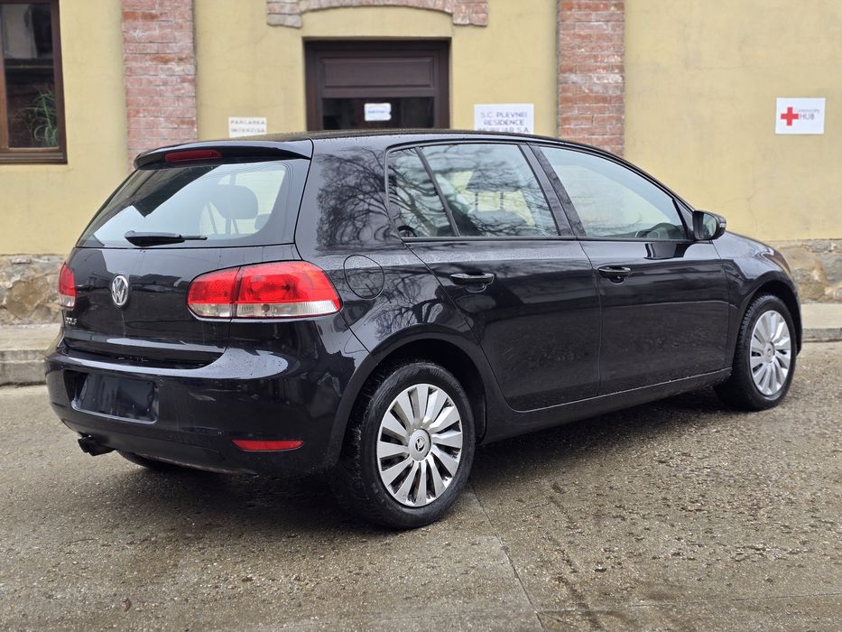 VOLKSWAGEN Golf 2010 — imagine 10
