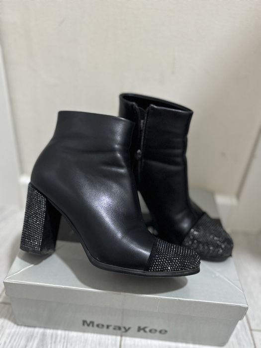 Женские осенний ботинки