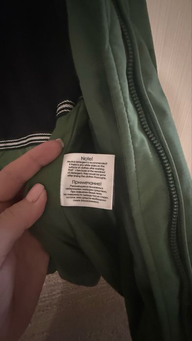 Продаю куртку детскую