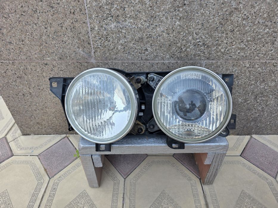 Продам фары оригинал бош бмв е32. Коркас целый, косточки на месте.