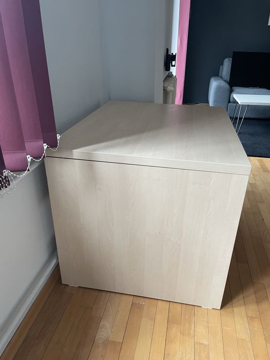 Практично бюро с модерен дизайн