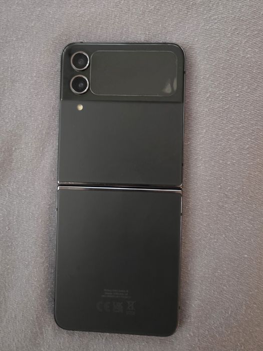 Samsung Galaxy Flip 4 за части