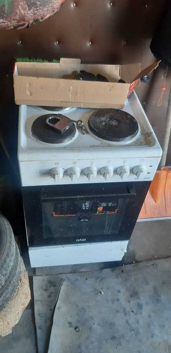 Продам электрическую плиту