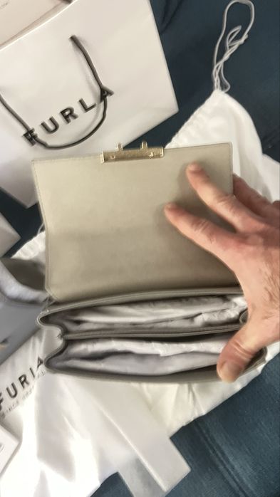 FURLA VENERE TOP HANDLE Crossbody bags.100% оригинал, със сериен номер