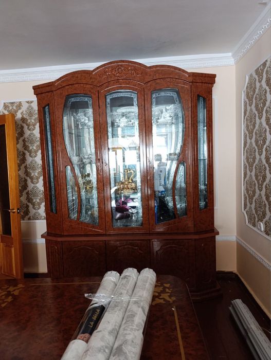 Yaxshi xolatdagi mebel sotiladi