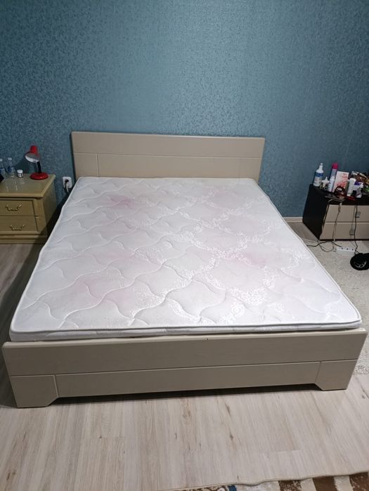 Кровать в хорошем состоянии